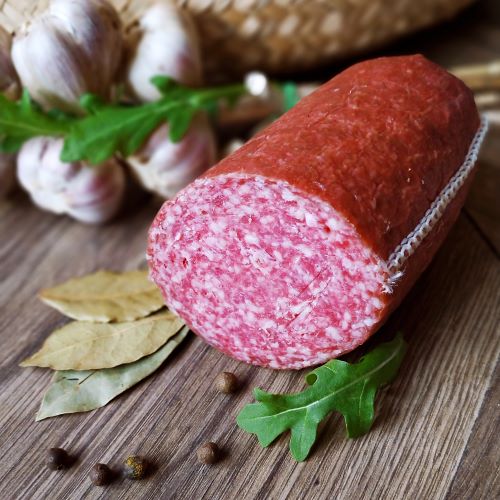 Salami bumerang - klasyczne salami na pizzę - do kupienia w Toruniu w Spiżarni Wędlin Toruń